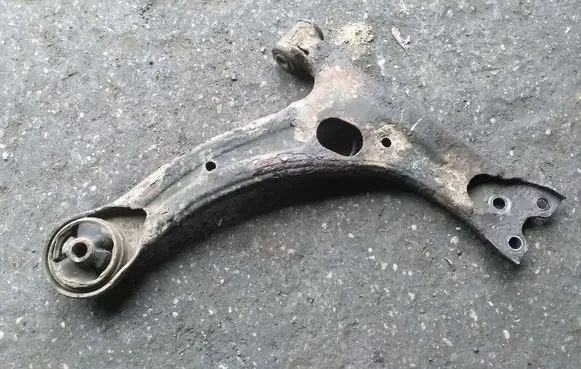 Toyota Corolla E120 E130 Front lower control arm/wishbone