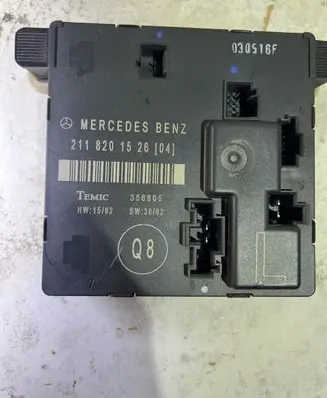 Mercedes-Benz E W211 Door control unit/module 2118201526