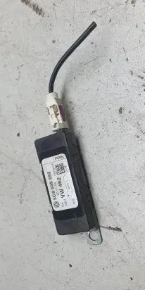 Volkswagen PASSAT B6 Antenna control unit 3C9035552 12012400