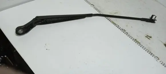 Peugeot 407 Front wiper blade arm 745602 4825