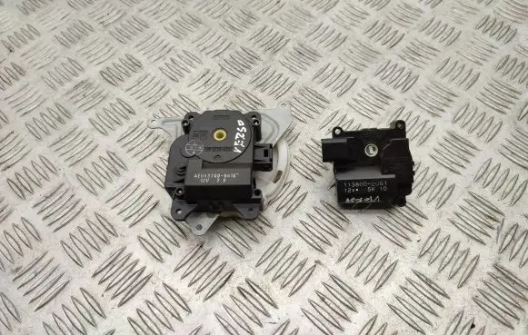 Toyota Corolla Verso AR10 Air flap motor/actuator 1138002051 AE0637008610 0637008610