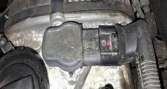 Skoda Octavia Mk2 (1Z) High voltage ignition coil 07K905715F
