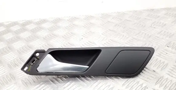Volkswagen Jetta VI Front door interior handle 5C8837113B