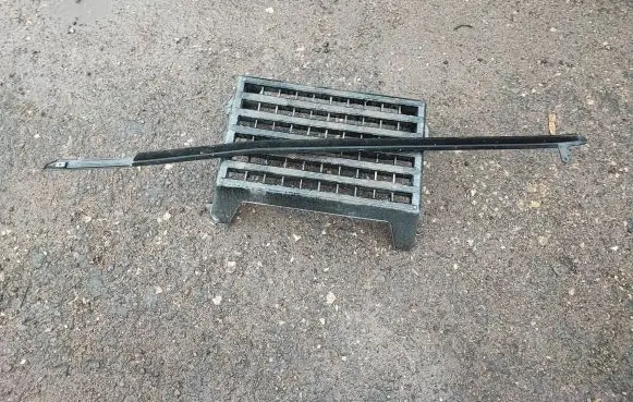 Chevrolet Camaro Front door glass trim molding 23115064