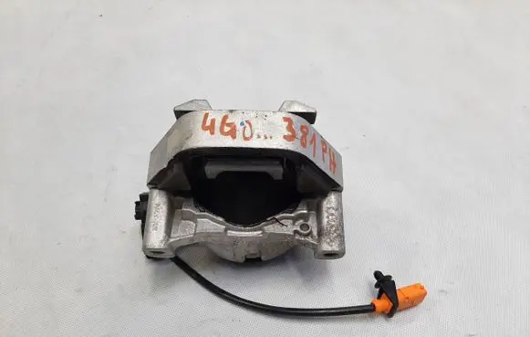 Engine mount bracket