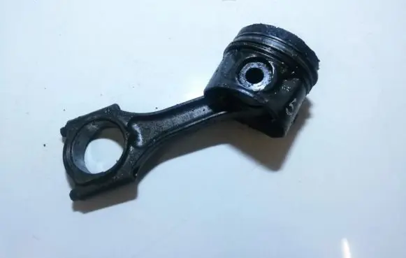 Opel Zafira A Piston with connecting rod