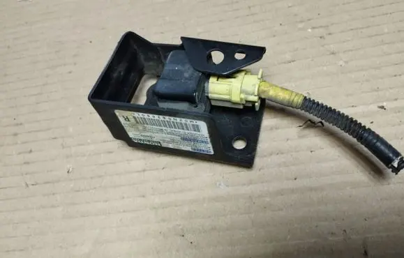 Honda Element Airbag deployment crash/impact sensor 77930SCVA810
