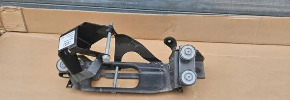 Audi e-tron Pneumatic air compressor holding bracket 4KE260087L 4KE820195A 4KE820196J