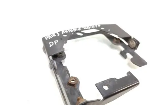 Mitsubishi Outlander Fog light bracket 