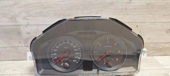 Volvo V50 Speedometer (instrument cluster) 31296228