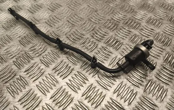 Audi A4 S4 B8 8K Fuel return line/hose S20926A
