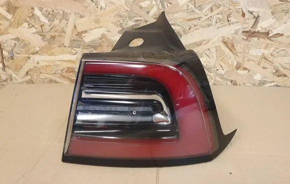 Tesla Model 3 Rear/tail lights 1077398 1077400