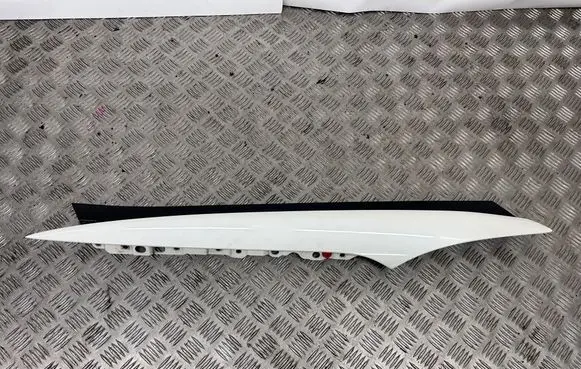 Toyota Mirai Fender trim (molding) 6011762010 60117-62010