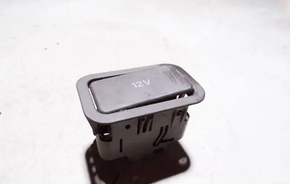 Audi A4 S4 B6 8E 8H 12 V Socket (rear) 8E0925071A