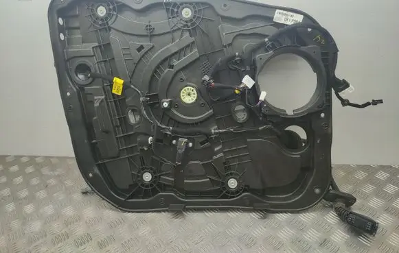 KIA Sorento Front window lifting mechanism without motor 81310C5020