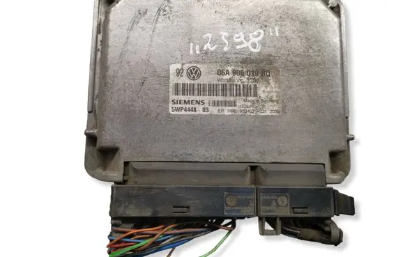 Volkswagen Golf IV Engine control unit/module 06A906019BQ 5WP4448