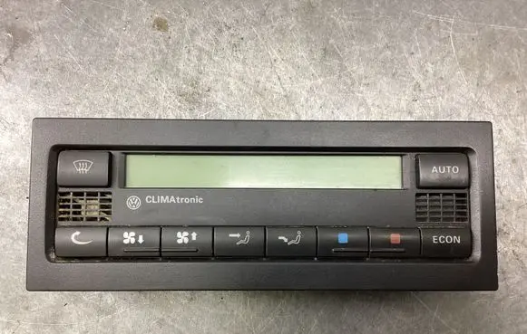 Volkswagen PASSAT B5 Climate control unit