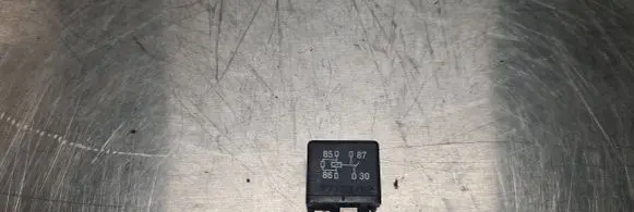 Audi A6 S6 C5 4B Other relay 8D0951253A 373