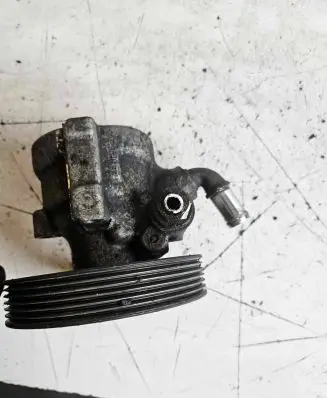 Peugeot 206 Power steering pump 9637000980
