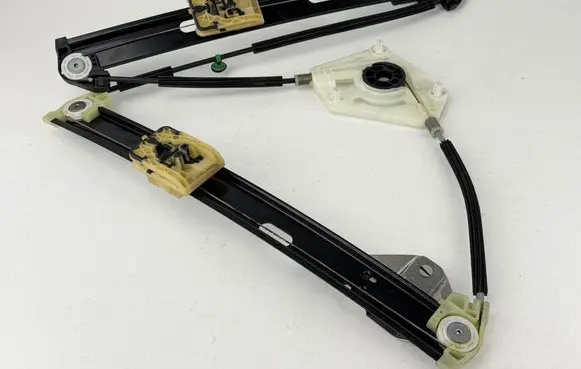 Audi A1 Front door window regulator with motor 82G837461A