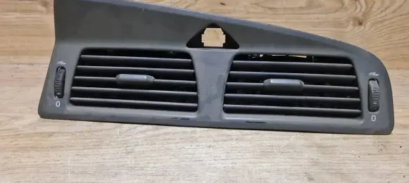 Volvo V70 Dash center air vent grill 3469374
