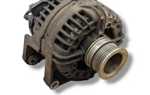 Opel Zafira B Generator/alternator 0124425020 55556067