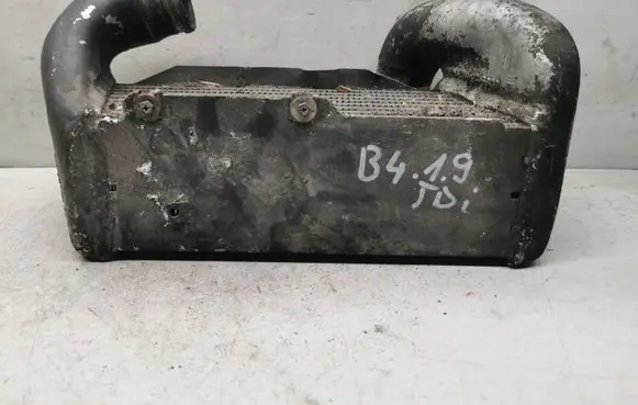 Audi 80 90 S2 B4 Intercooler radiator 028145806