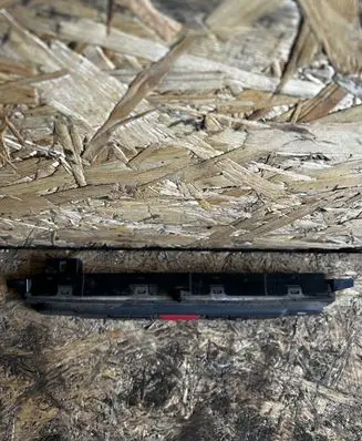 Land Rover Discovery 3 - LR3 Hazard light switch