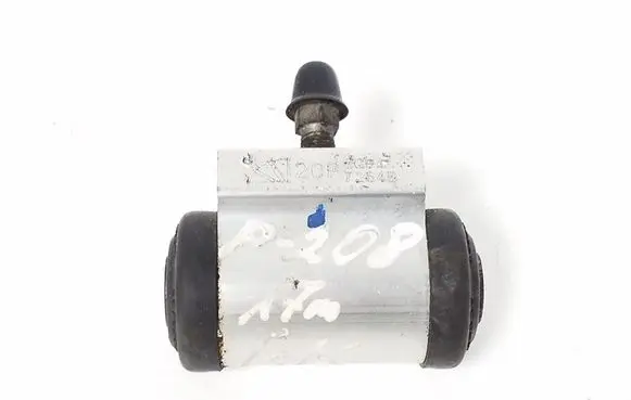 Peugeot 208 I Rear brake cylinder L376286