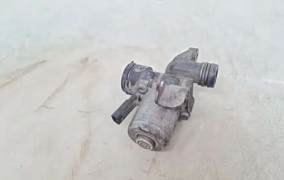 Mercedes-Benz CLS C219 Coolant heater control valve A2722000031