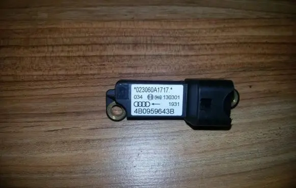 Audi A6 S6 C5 4B Airbag deployment crash/impact sensor 4B0959643B