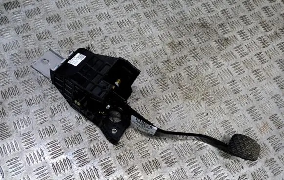 SsangYong Tivoli Accelerator throttle pedal