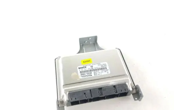 Toyota Yaris Engine control unit/module 8966152K60 0281011649 4079180293