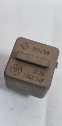 BMW 5 E34 Other relay 1388745 680709 9819