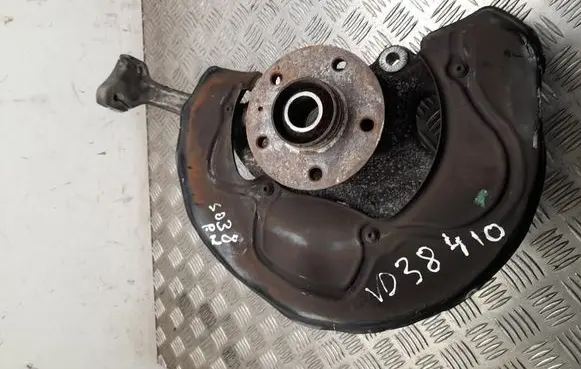 Front wheel hub