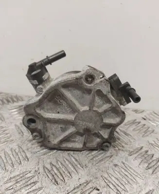 Ford Focus Vacuum pump 9684786780