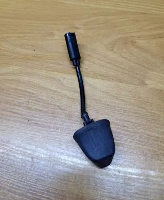 BMW 3 E92 E93 Windshield washer spray nozzle 8365385