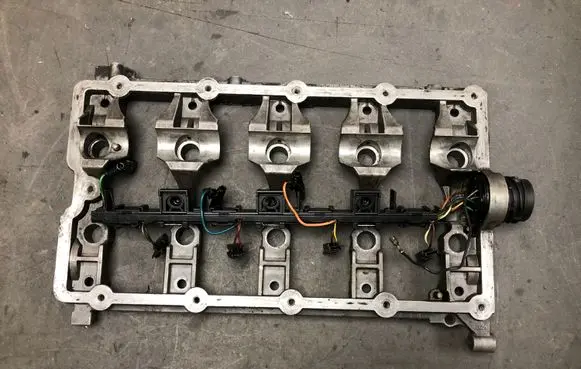 Volkswagen PASSAT B6 Rocker cam cover 03G103308C