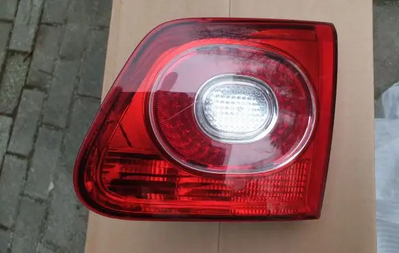Volkswagen Tiguan Tailgate rear/tail lights 5N0945094B