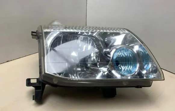 Nissan X-Trail T30 Headlight/headlamp