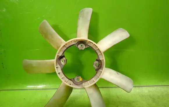 Nissan Navara Air conditioning (A/C) fan (condenser) 