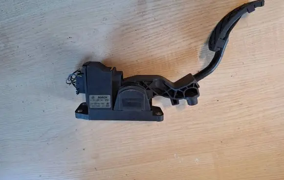 Skoda Octavia Mk1 (1U) Accelerator throttle pedal 0281002346