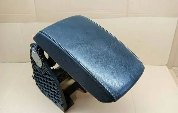 Skoda Octavia Mk2 (1Z) Armrest 1Z0864207D 1034321348