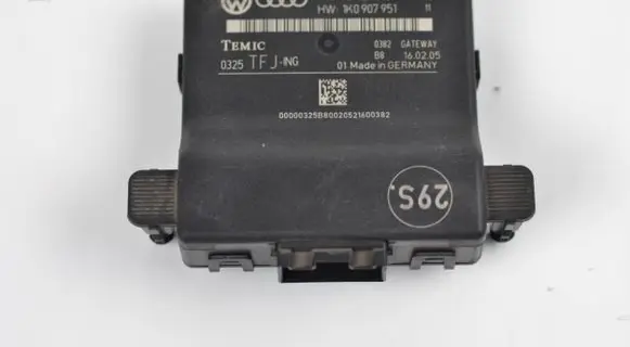 Volkswagen Caddy Gateway control module 1K0907530E 1K0907951