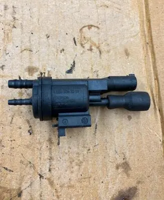 Mercedes-Benz C W203 Valve vacuum 0025401497 0025407097