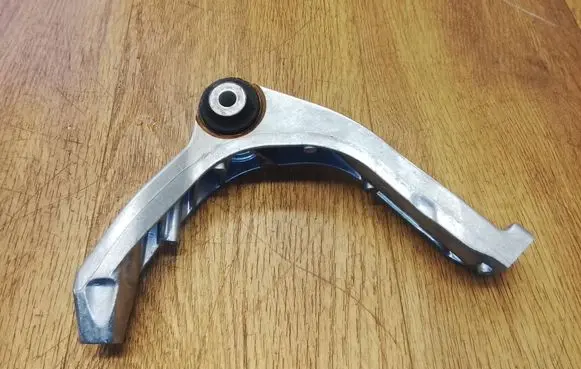 Porsche Macan (95B) Engine mounting bracket 9Y0199353