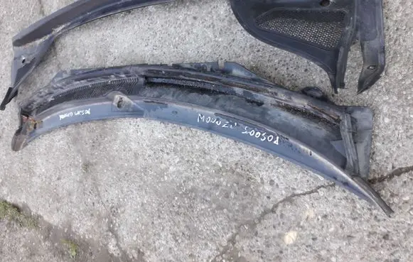 Ford Mondeo Mk III Wiper trim