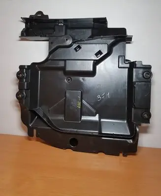 Mercedes-Benz GL X166 Other trunk/boot trim element A1666800118 15446487