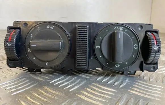 Mercedes-Benz C W202 Climate control unit 2028300985 9140010092