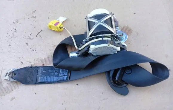 Volkswagen PASSAT B6 Seat belt trim 3C1857705F